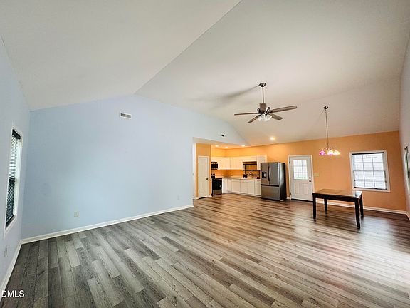 4th image of 407 Walker Ave