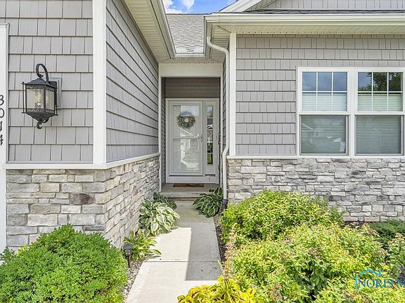 3rd image of 3014 Camelot Dr