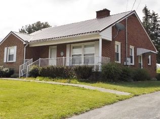 214 Fairview Ave, Pearisburg, VA 24134