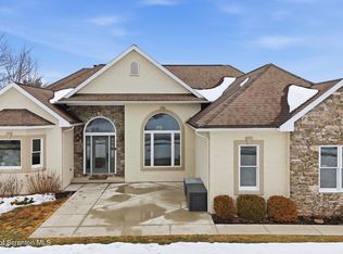 603 Clover Ln, Moscow, PA 18444