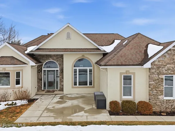 603 Clover Ln, Moscow, PA 18444