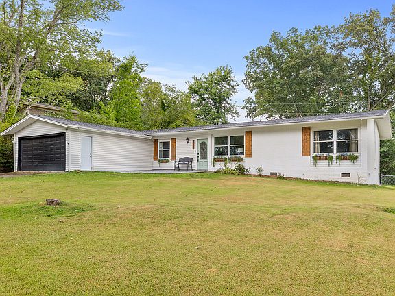 2nd image of 2413 Hunt Heights Dr