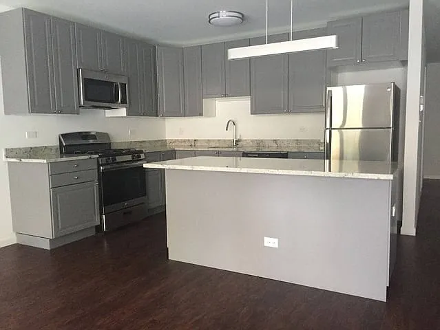 5524-5526 S. Everett Avenue — Photo 10