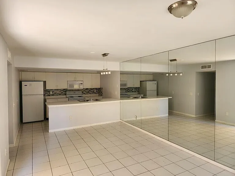 176 Waterside Dr — Photo 2