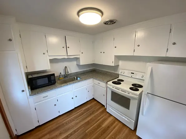 247 South St, Waltham, MA 02453