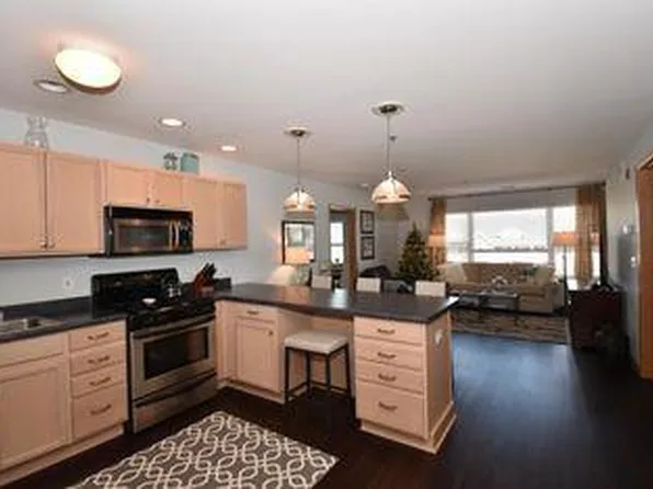 418 56th St Unit 305, Kenosha, WI 53140