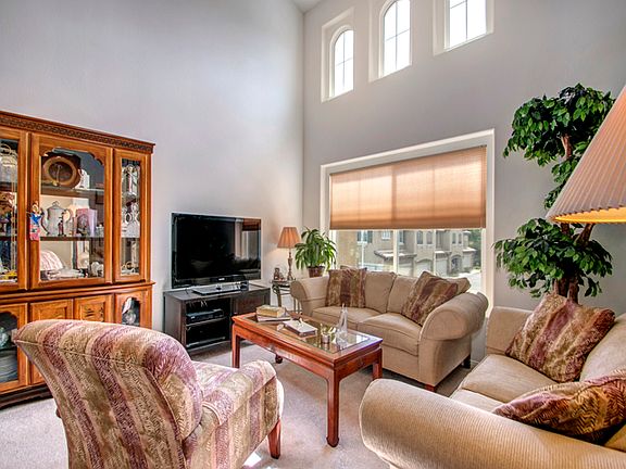 5th image of 10410 Duxbury Ln Unit 2