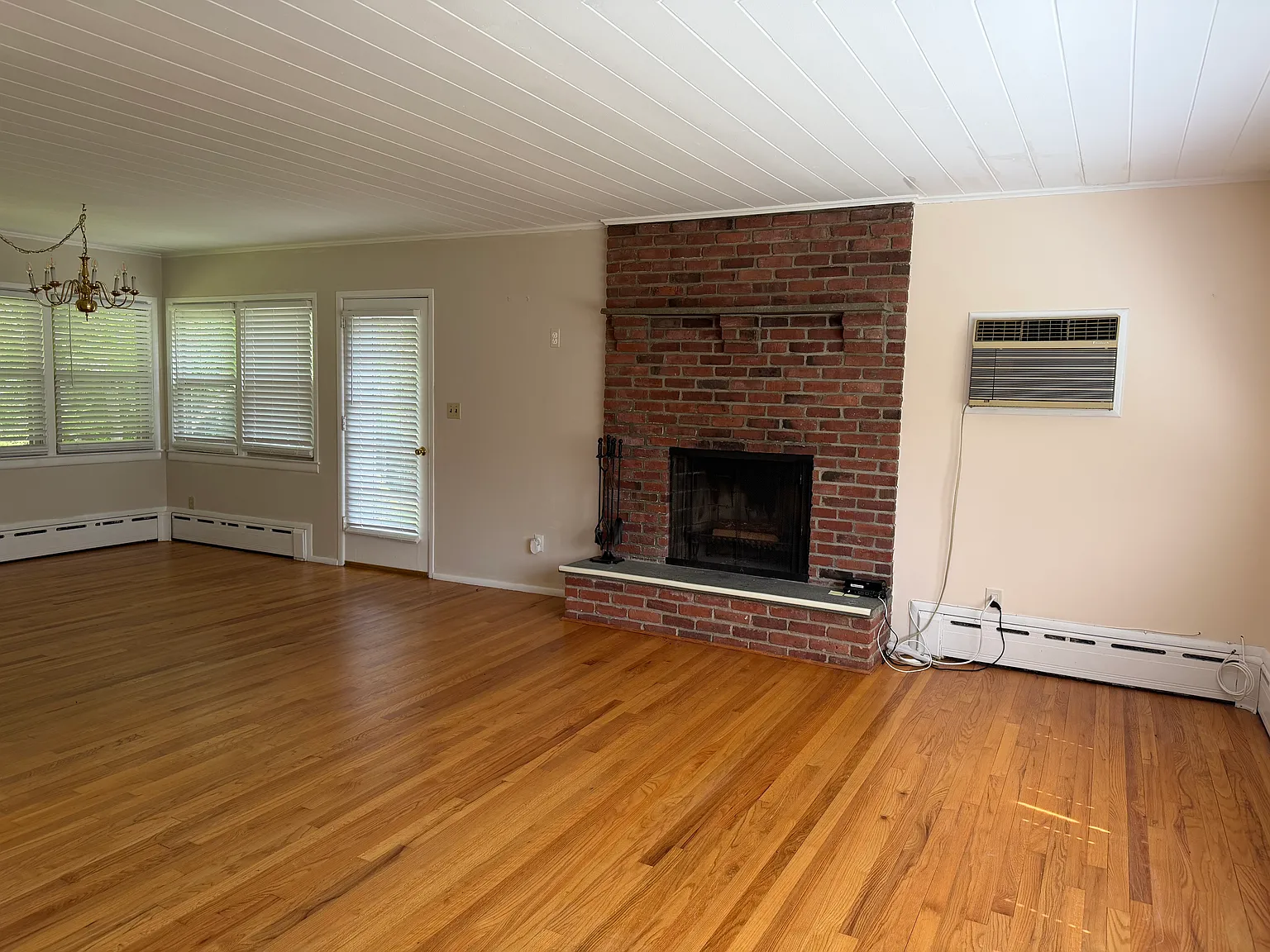 4 bed, 1800 sqft, $7,000 — Photo 3