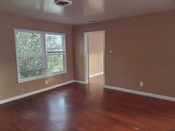5th image of 24926 Cottonwood Ave