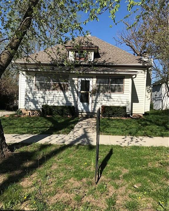 1st image of 140 Allcutt Ave