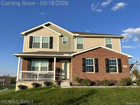 8371 Crossbow Ct, Grand Blanc, MI 48439