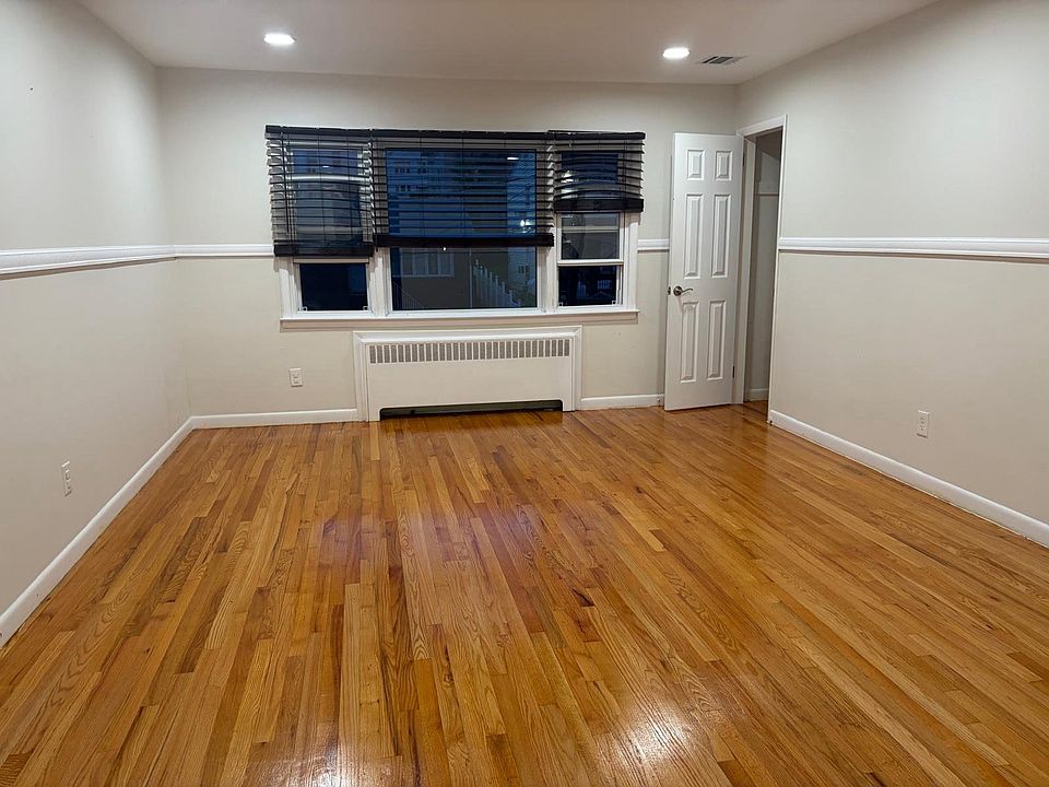 2nd image of 9121 Grand Ave Floor 2