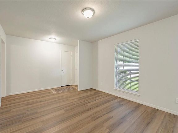 4th image of 15710 Spring Forest Dr