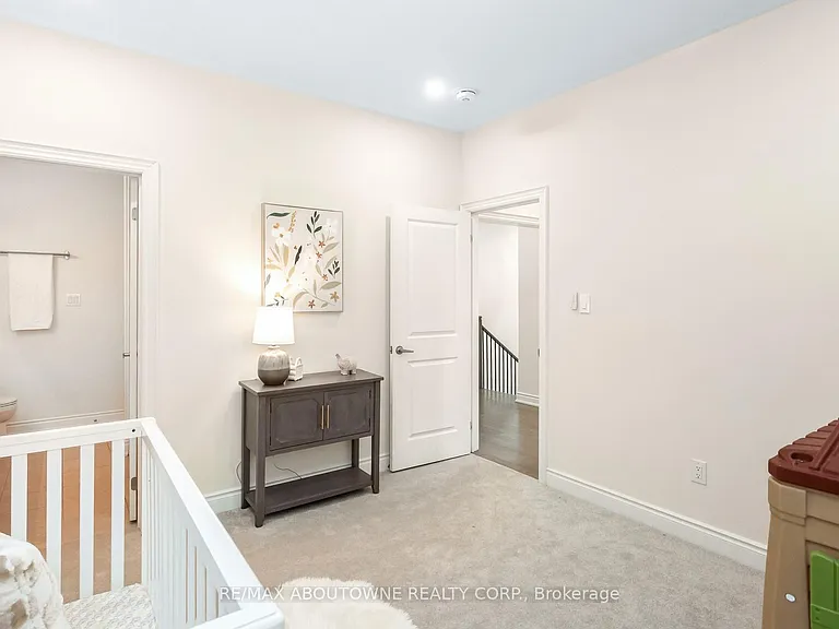3294 Millicent Ave — Photo 41