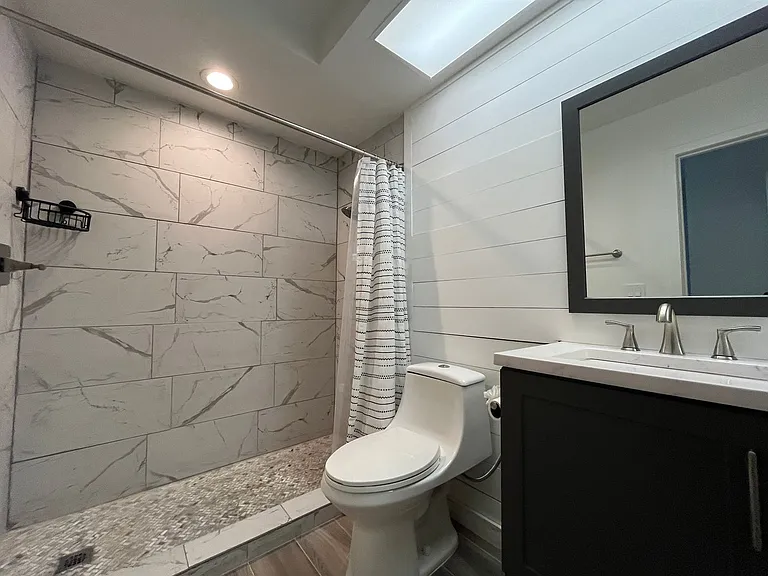 289 Vista Royale Cir W — Photo 16