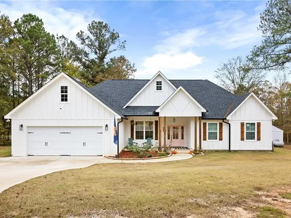 613 Lee Road 379, Smiths Station, AL 36877