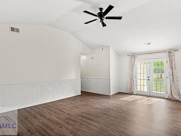 2nd image of 1428 Dairy Rd