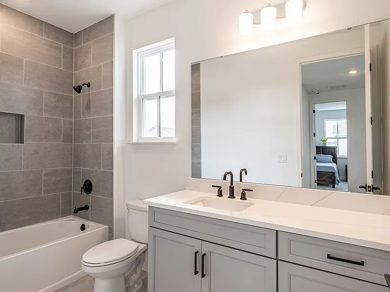 10132 Peebles St — Photo 46