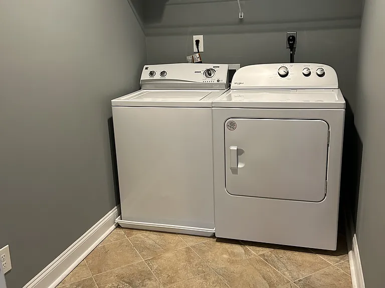 235 Capstone Dr — Photo 9