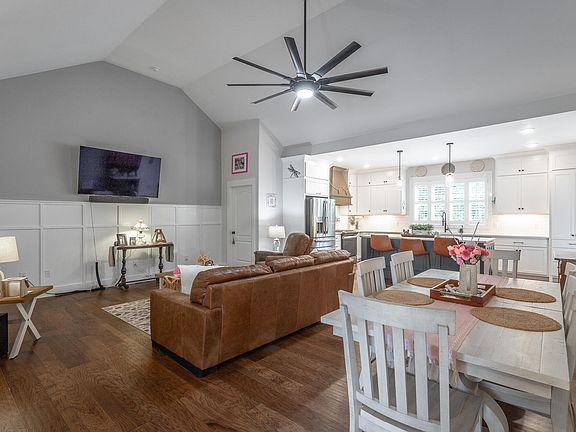 5th image of 2137 Autumn River Dr
