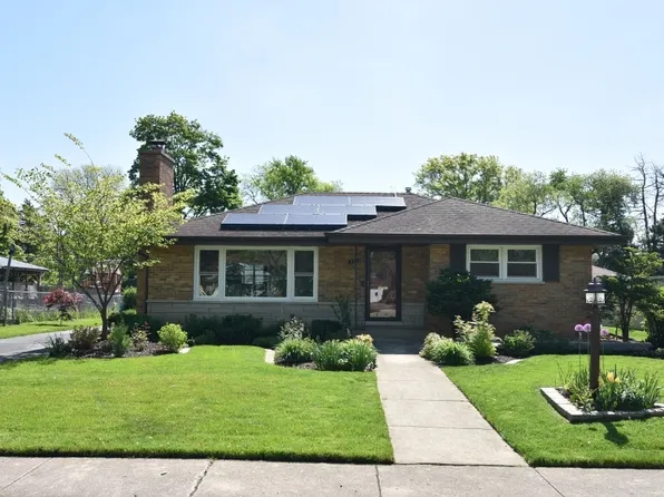 3N371 N Howard Ave, Elmhurst, IL 60126