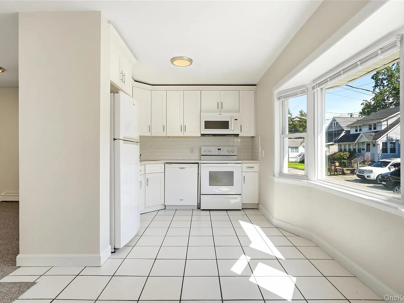 3 bed, 2.0 bath, 1000 sqft, $3,500 — Photo 4