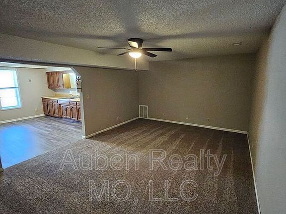 4th image of 11763 Wood Oak Ave APT 3