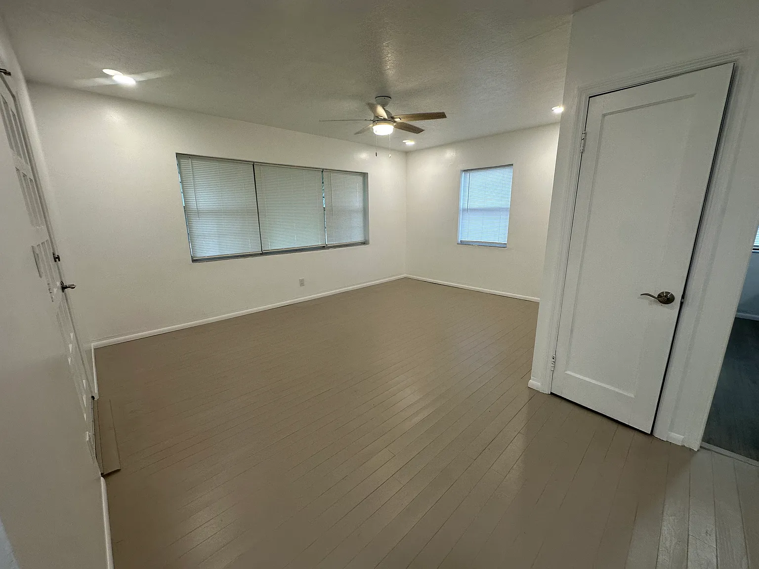 2 bed, 888 sqft, $1,800 — Photo 3