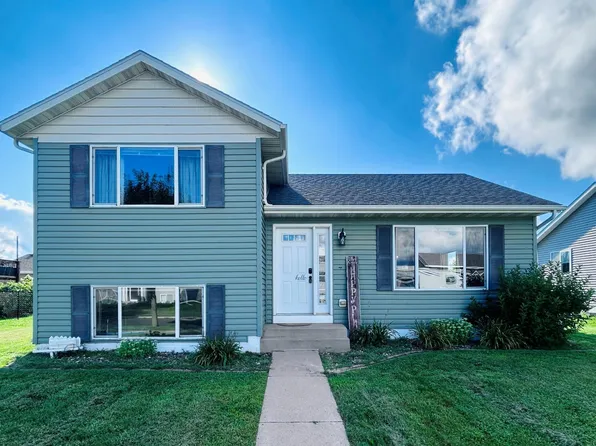510 Brook Ave, Saint Charles, MN 55972