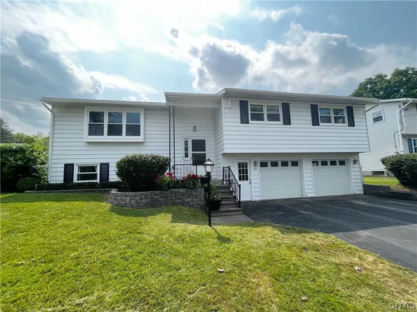 63 Imperial Dr, New Hartford, NY 13413