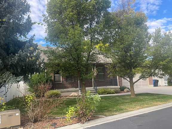 3rd image of 684 Apple Dr