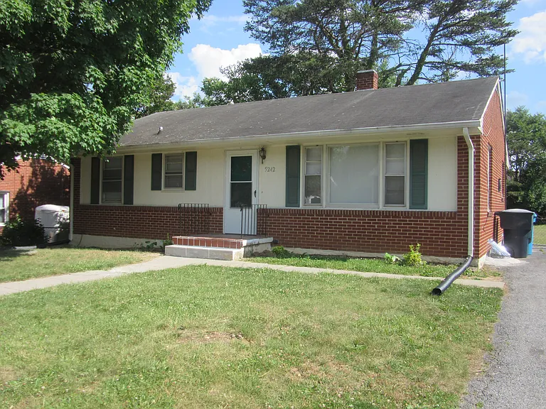 5242 Morwanda St NW — Photo 1
