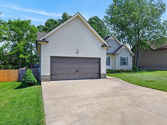 3rd image of 2852 Kettle Ct