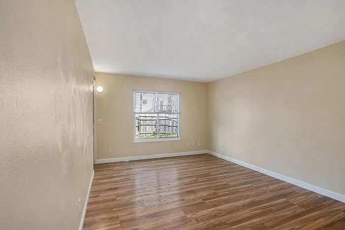 444 Garland St #2 — Photo 7