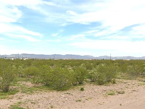 3rd image of 306-18-220 N Laguna Road