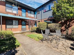 3911 NE Killingsworth St APT 4, Portland, OR 97211