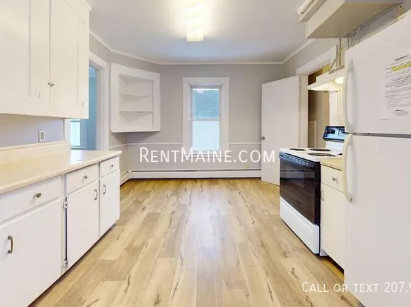 88 Larkin St APT 2, Bangor, ME 04401