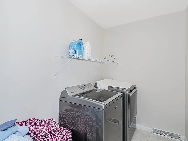 542 Rayburn Ct — Photo 23