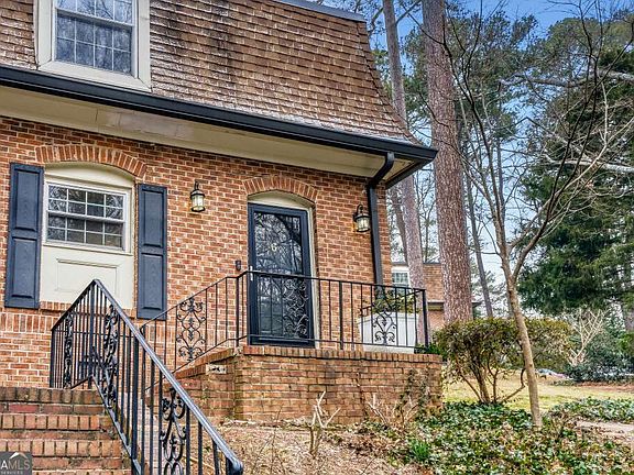 3rd image of 1261 Lavista Rd NE APT M6