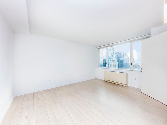 5th image of 322 W 57th St APT 53Q1