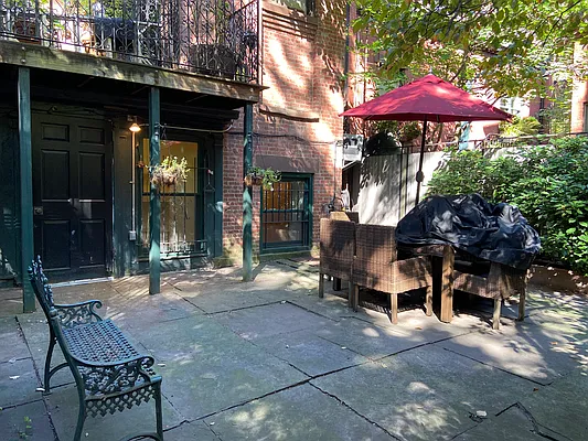 Rented by Douglas Elliman | media 19