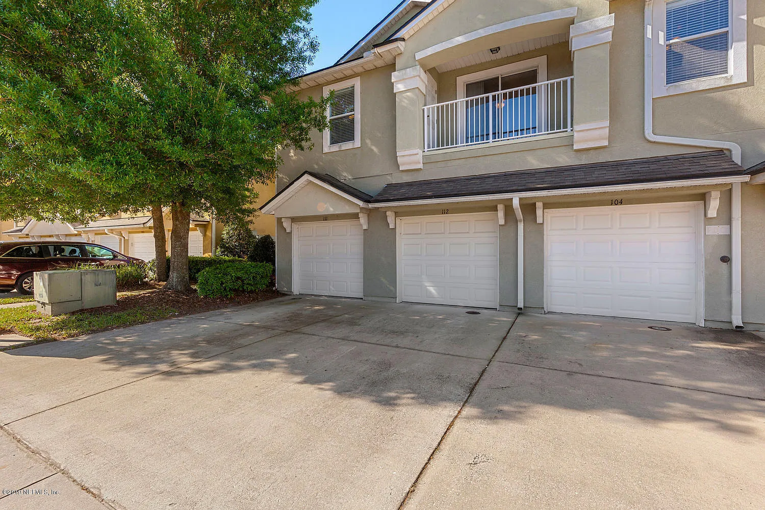 3 bed, 2.0 bath, 1346 sqft, $1,800 — Photo 2
