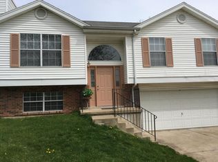 8 Mallard Pointe Dr, O'Fallon, MO 63368