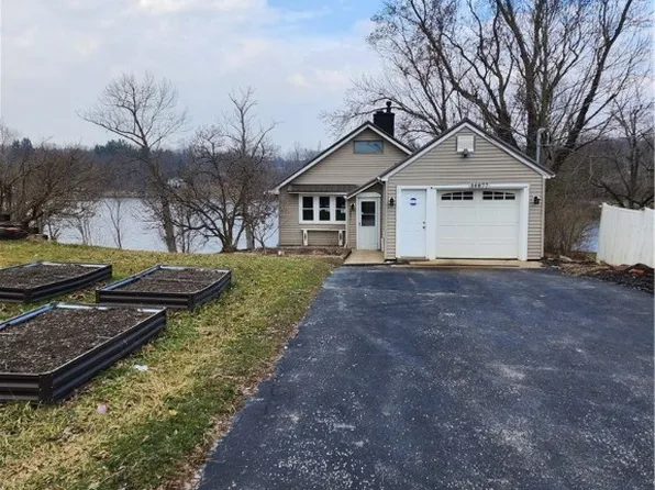 14877 Longview Dr, Newbury, OH 44065