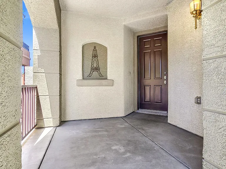1052 Brinkman St — Photo 4