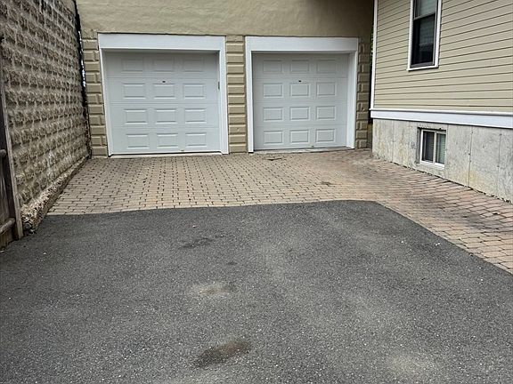 2nd image of 17 Hammond St #2