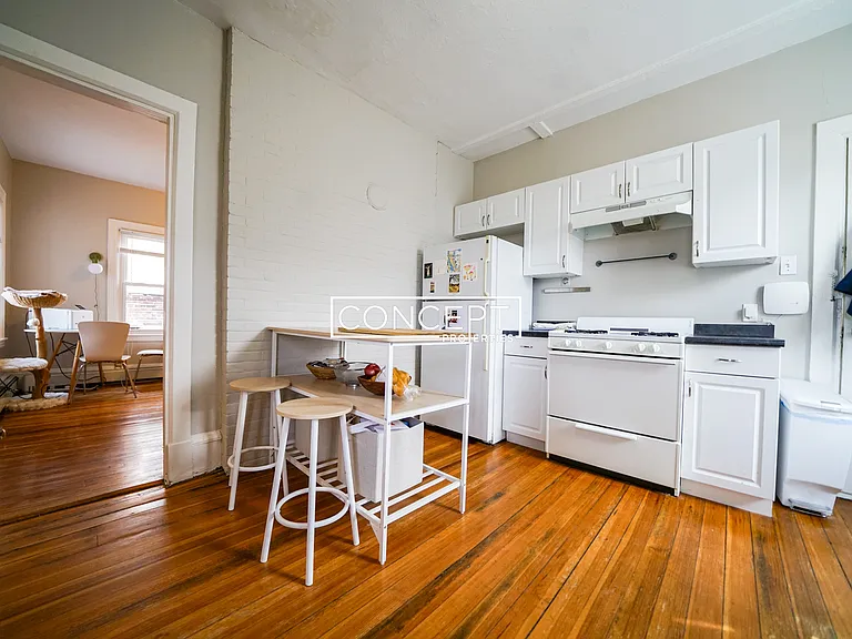 63 Dana St — Photo 5