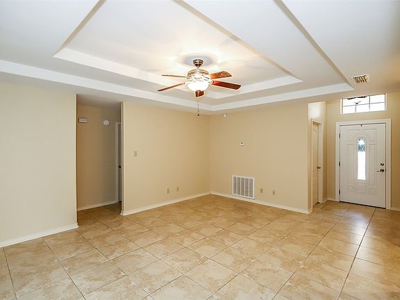 3rd image of 714 Garnet Dr