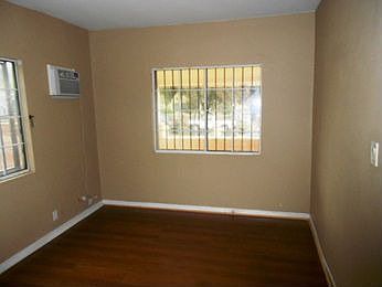 2nd image of 3969 Van Horne Ave