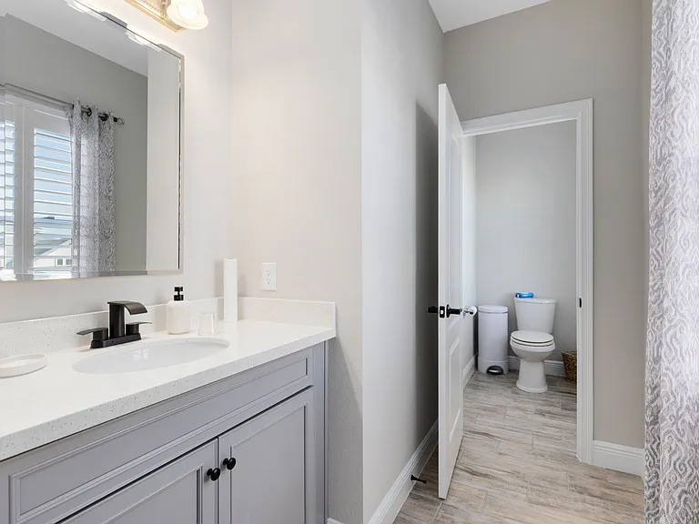 9374 Reymont St — Photo 22